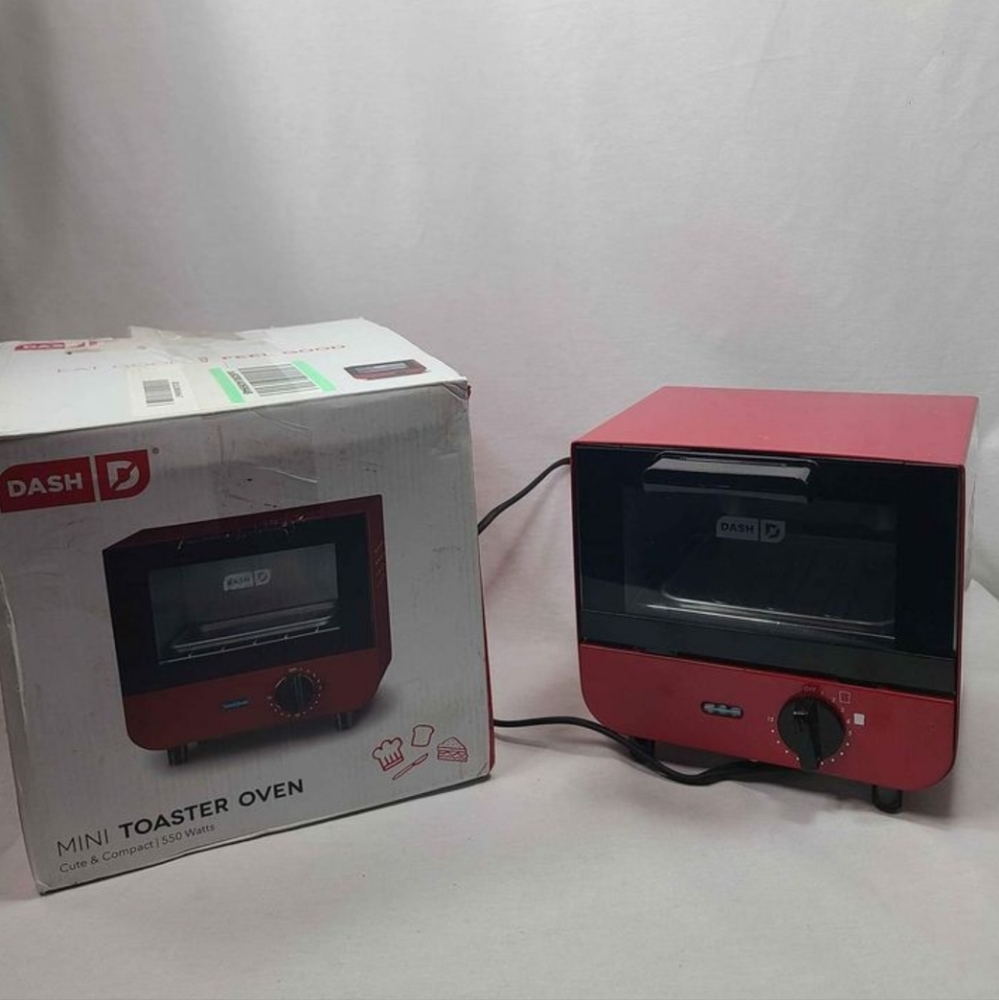 Dash Mini red Toaster oven- brand new